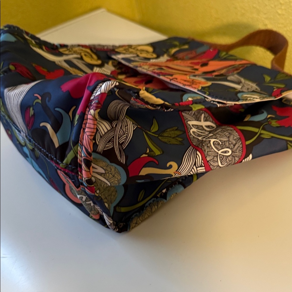 Sakroots Multicolor Bird and Floral Lunch tote - Picture 6 of 7